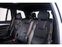 Volvo XC90 2.0 T8 Recharge AWD R-Design Panoramadak - Trekhaak - B&W - Luchtvering - Head up - achterbank verwarmd - Visual Park Assist - Parkeerverwarming met timer - Verwarmbaar stuurwiel -
