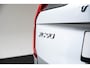 Volvo XC90 2.0 T8 Recharge AWD R-Design Panoramadak - Trekhaak - B&W - Luchtvering - Head up - achterbank verwarmd - Visual Park Assist - Parkeerverwarming met timer - Verwarmbaar stuurwiel -