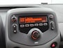 Peugeot 108 Active Pack Premium 1.0 e-VTi 72pk | Lage kilometerstand! | Airco | Elektrische ramen & spiegels | Centrale portiervergrendeling | Bluetooth | Radio/MP3 speler met stuurbediening | Donker getint glas | Lederen stuurwiel | Zuinig en voordelig autorijden! |