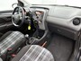 Peugeot 108 Active Pack Premium 1.0 e-VTi 72pk | Lage kilometerstand! | Airco | Elektrische ramen & spiegels | Centrale portiervergrendeling | Bluetooth | Radio/MP3 speler met stuurbediening | Donker getint glas | Lederen stuurwiel | Zuinig en voordelig autorijden! |