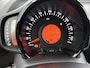 Peugeot 108 Active Pack Premium 1.0 e-VTi 72pk | Lage kilometerstand! | Airco | Elektrische ramen & spiegels | Centrale portiervergrendeling | Bluetooth | Radio/MP3 speler met stuurbediening | Donker getint glas | Lederen stuurwiel | Zuinig en voordelig autorijden! |
