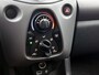 Peugeot 108 Active Pack Premium 1.0 e-VTi 72pk | Lage kilometerstand! | Airco | Elektrische ramen & spiegels | Centrale portiervergrendeling | Bluetooth | Radio/MP3 speler met stuurbediening | Donker getint glas | Lederen stuurwiel | Zuinig en voordelig autorijden! |