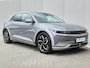 Hyundai Ioniq 5 Lounge 77.4 kWh / SOH 99,1% / Dealer onderhouden / Fabrieksgarantie tot 04-2028 / Trekhaak afneembaar / CCS snelladen / Rondomzicht camera / Trekgewicht 1600 kg / Stuur- Stoel & Achterbank verwarming / Adaptief cruise control / Stoelventilatie / Elektrische achterklep /