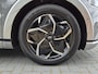 Hyundai Ioniq 5 Lounge 77.4 kWh / SOH 99,1% / Dealer onderhouden / Fabrieksgarantie tot 04-2028 / Trekhaak afneembaar / CCS snelladen / Rondomzicht camera / Trekgewicht 1600 kg / Stuur- Stoel & Achterbank verwarming / Adaptief cruise control / Stoelventilatie / Elektrische achterklep /
