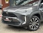 Toyota Yaris Cross 1.5 Hybrid 115 First Edition // ADAPT. CRUISE // KEYLESS // APPLE-ANDROID AUTO // CAMERA+SENSOREN // STOEL + STUUR VERWARMING //
