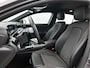 Mercedes-Benz A-klasse 180 Star Edition Led Koplampen | Parkeerpakket met achteruitrijcamera | Dodehoekassistent | Elektrisch inklapbare buitenspiegels. Inclusief 24 maanden Mercedes-Benz Certified garantie voor Europa.