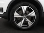 Volvo XC40 Recharge P8 AWD R-Design | SOH 97.1% | Trekhaak | Panoramadak | Leder/alcantara | Stuur/stoel verwarming | Park assit | Carplay |
