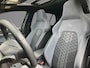 Volkswagen Golf 1.5TSI 96KW/130PK R-Line Business · Panoramadak · Camera · Apple/Android Car Play · Stoel & Stuurverwarming · Navigatie · LED ·
