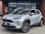 Toyota Yaris Cross 1.5 Hybrid 115 First Edition // ADAPT. CRUISE // KEYLESS // APPLE-ANDROID AUTO // CAMERA+SENSOREN // STOEL + STUUR VERWARMING //