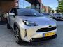 Toyota Yaris Cross 1.5 Hybrid 115 First Edition // ADAPT. CRUISE // KEYLESS // APPLE-ANDROID AUTO // CAMERA+SENSOREN // STOEL + STUUR VERWARMING //
