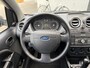 Ford Fiesta 1.3-8V Champion 70 PK. Zuinige en mooie auto met slechts 127.000 KM !!! Alle keuringen toegestaan !!