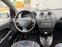 Ford Fiesta 1.3-8V Champion 70 PK. Zuinige en mooie auto met slechts 127.000 KM !!! Alle keuringen toegestaan !!