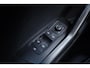 Volkswagen T-Cross 1.0 TSI Life Edition 95PK / 70kW, 60 maanden / 100.000km garantie, achteruitrijcamera (Rear View), 16" LMV met 4 seizoenenbanden, privacy glas, verwarmbare voorstoelen, 2-zone climatronic, adaptieve cruise control (ACC), regensensor, LED verlichting, grootlichtassistent (Light Assist), draadloos Apple Carplay & Android Auto, draadloze telefoonlader, parkeersensoren voor en achter (PDC), navigatie