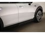 MINI Clubman 1.5 Cooper Business Edition | HALF LEDER | STOELVERWARMING | APPLE | DRAADLOZE LADER | TREKHAAK | 18"