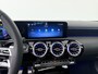 Mercedes-Benz A-klasse 180 Business Solution AMG | Night | Panoramaschuifdak | Sfeerverlichting | Achteruitrijcamera | MULTIBEAM LED | Stoelverwarming |