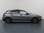 Mercedes-Benz A-klasse 180 Business Solution AMG | Night | Panoramaschuifdak | Sfeerverlichting | Achteruitrijcamera | MULTIBEAM LED | Stoelverwarming |