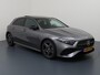 Mercedes-Benz A-klasse 180 Business Solution AMG | Night | Panoramaschuifdak | Sfeerverlichting | Achteruitrijcamera | MULTIBEAM LED | Stoelverwarming |