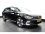 Volkswagen Passat Variant 1.4 TSI PHEV GTE Business | ACC | Stoelverwarming | Camera | LED Matrix | 17'' | | Achteruitrijcamera | Cruise control adaptief | Elektrisch bedienbare achterklep met sensorsturing
