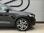 Volvo XC40 2.0 T5 AWD R-Design Intro Edition 1e Eigenaar|Pano|H&K|Camera|Trekhaak|Adap Cruise|Stuur+Stoel verw V+A|Carplay|Elek Achterklep|PDC V+A|N.A.P|APK tot 04-2027