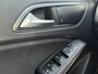 Mercedes-Benz A-klasse 180 Business Solution AMG PARKEERSENSOREN | NAVIGATIE | AIRCO | LED | KEYLESS-GO