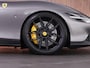 Ferrari Roma 3.9 V8 HELE 620pk |Grigio Ferro|Daytona Seats|carbon LED stuur|carbon front spoiler|carbon diffuser|carbon underdoor|22" Novitec NF11|MagneRide|Scuderia shields|ventilated electric seats|Surround View|High Power Hi-Fi|