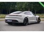 Porsche Taycan 4S Performance Plus 84 kWh | Krijt | Keramisch |€ 181.000 Np | 1 Eig | Org NL NAP | SportDesign | Achterasbesturing | Olea | SportChrono | Carbon | Warmtepomp | BOSE | Dealer Onderhouden