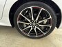Toyota Yaris 1.5 Hybrid GR Sport Bi-tone Pearl White / Zwart dak | Apple carplay | Android Auto | All Season banden |