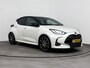 Toyota Yaris 1.5 Hybrid GR Sport Bi-tone Pearl White / Zwart dak | Apple carplay | Android Auto | All Season banden |