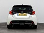 Toyota Yaris 1.5 Hybrid GR Sport Bi-tone Pearl White / Zwart dak | Apple carplay | Android Auto | All Season banden |