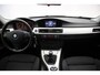 BMW 3-Serie Touring 318i Business Line Sport - Cruise, Clima, Trekhaak, NAP