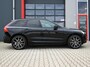 Volvo XC60 2.0 T6 R-Design AWD 398PK Long Range | Pano | Orrefors | 360 | Harmon Kardon | Keyless | ACC | Stoelverwarming voor+achter | Memory | Leder | Carplay | Trekhaak | Stuurwielverwarming | Digital Dash | Full Black | 21'' | Ambient | Led