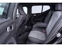 Volvo XC40 2.0 B3 Plus Black Edition | ACC | Trekhaak | 360° Camera | Harman/Kardon | Keyless | Stoel+Stuurverwarming | 20 inch
