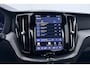 Volvo XC60 T6 Plug-in hybrid Plus Dark | ACC | Trekhaak | Panoramadak | Camera | Stoel+Stuurverwarming | Memory | Getint Glas