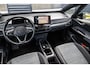 Volkswagen ID.3 150pk Pure 45 kWh | SoH 93% | 19" Velgen | Stoel-& Stuurverwarming | CarPlay