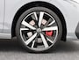 Volkswagen Golf 1.5 eHybrid GTE 272 Pk Automaat | Trekhaak | Stoelverwarming | Adaptive Cruise | Camera |  IQ Light | Panoramadak | 18 Inch | 22.129 Km !!