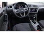 Volkswagen Tiguan 1.5 TSI Elegance 150PK / 110kW DSG, NL auto, 1e eigenaar nieuw door ons geleverd, wegklapbare trekhaak, digital cockpit pro, Assistentie pakket (adaptieve cruise control (ACC), dodehoekdetectie (Side Assist)), LED Matrix (IQ.Lights), Winter pakket (verwarmbare voorstoelen, verwarmbaar multifunctioneel lederen stuurwiel), Multimedia pakket (draadloze telefoonlader, navigatie), elektrische achterklep, keyless go & entry, achteruitrijcamera (Rear View), elektrisch verstel-, verwarm- en inklapbare buitenspiegels etc.