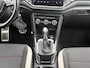 Volkswagen T-Roc 1.5 150pk TSI Sport Navigatiefunctie 'Discover Media' | Velgen 'Montego Bay', 18 inch | Parkeersensoren
