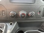 Renault Master T35 2.3 dCi Hiab Laadkraan T-CLX 013 Trekhaak 2500 kg Airco Cruise controle 2-Persoons Open laadbak Pick-up Euro 6 Verkeersbord Actiebord Pijlenbord Bakwagen P-up