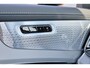 Volvo XC90 T8 Recharge AWD Ultra Dark Exec. Ed. - Luchtvering - Panorama/schuifdak - IntelliSafe Assist & Surround - 360º Camera - Bowers & Wilkins audio - Adaptieve LED koplampen - Verwarmde voorstoelen, stuur & achterbank - Parkeersensoren voor & achter - Elektr. bedienb. voorstoelen met geheugen - Geventileerde voorstoelen - Head up display - Draadloze tel. lader - Extra getint glas - 22' LMV