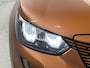Peugeot e-2008 EV GT 50 kWh | Automaat | Climate control | Camera | Parkeersensoren | Cruise control | Apple carplay | Android auto | Lane assist | Lichtmetalen velgen |