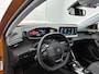 Peugeot e-2008 EV GT 50 kWh | Automaat | Climate control | Camera | Parkeersensoren | Cruise control | Apple carplay | Android auto | Lane assist | Lichtmetalen velgen |