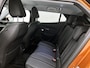 Peugeot e-2008 EV GT 50 kWh | Automaat | Climate control | Camera | Parkeersensoren | Cruise control | Apple carplay | Android auto | Lane assist | Lichtmetalen velgen |