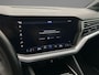 Volkswagen Touareg Elegance 3.0 TSI eHybrid 381pk Tiptronic Trekhaak, Luchtvering, Lederen bekleding, Panoramadak, Adaptive cruise control, Head up display, LED matrix koplampen