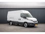IVECO Daily 35S18 175 PK 3.0 Liter! | Automaat | 3.500 KG trekgewicht | Camera | Cruise | Airco | Trekhaak | 3-Zits