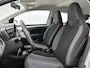 Peugeot 108 Active 1.0 e-VTi 72pk | Lage kilometerstand | Airco | Elektrische ramen | Centrale portiervergrendeling | DAB+ radio | Bluetooth | Radio/MP3 speler met stuurbediening | Zuinig en voordelig autorijden! |