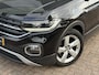 Volkswagen T-Cross 1.0 TSI Style | Virtual Cockpit | Afneembare Trekhaak | Stoelverwarming | Cruise control adaptief | Climate Control | Dodehoek Detectie | Dealer onderhouden |