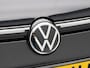 Volkswagen Golf 1.5 eTSi 150 Pk Automaat R-Line Business | Stoel/Stuur verwarming | Trekhaak | Camera | Adaptive Cruise | CarPlay | 18 Inch | 98.119 Km !!