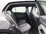 Volkswagen Golf 1.5 eTSi 150 Pk Automaat R-Line Business | Stoel/Stuur verwarming | Trekhaak | Camera | Adaptive Cruise | CarPlay | 18 Inch | 98.119 Km !!