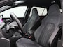 Volkswagen Golf 1.5 eTSi 150 Pk Automaat R-Line Business | Stoel/Stuur verwarming | Trekhaak | Camera | Adaptive Cruise | CarPlay | 18 Inch | 98.119 Km !!