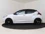 Toyota Yaris 1.5 Hybrid Executive + | BTW voertuig | Dealer onderhouden | Panoramadak | JBL | Head-Up Display | Dodehoek detectie | Parkeersensoren voor+achter | Climate Control | Draadloze telefoonlader | Achteruitrijcamera |
